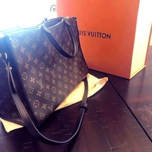 Louis Vuitton Monogram Popincourt MM Black